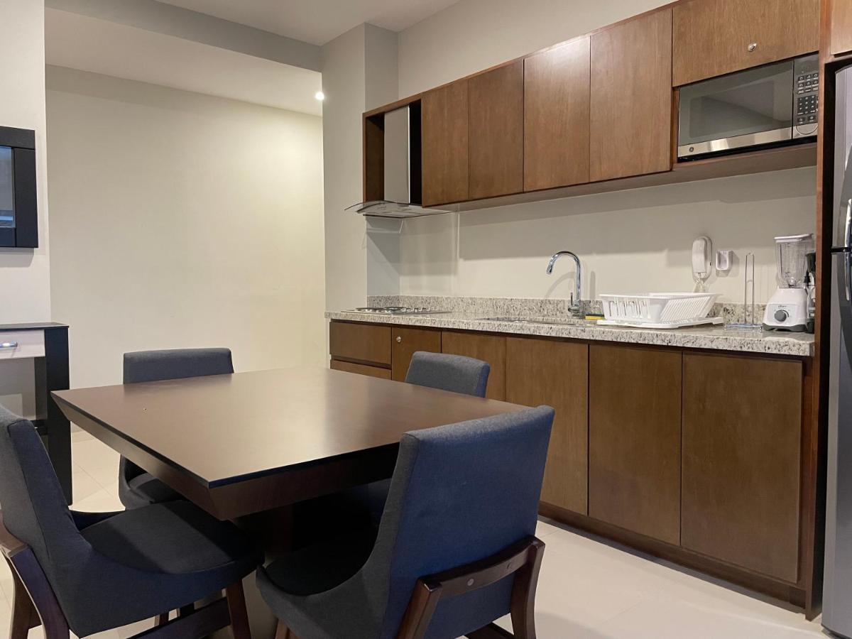 Paseo Lomas, Muy Centrico Y Equipado A 5 Min Playa Appartement Mazatlán Buitenkant foto